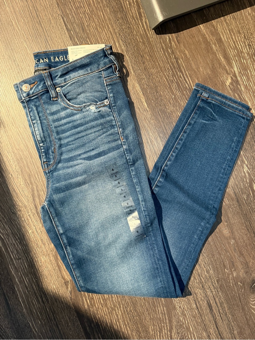 NWT AE Super High Rise Distressed Jeans